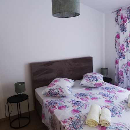 Apartments Triton Rogoznica  Ngoại thất bức ảnh