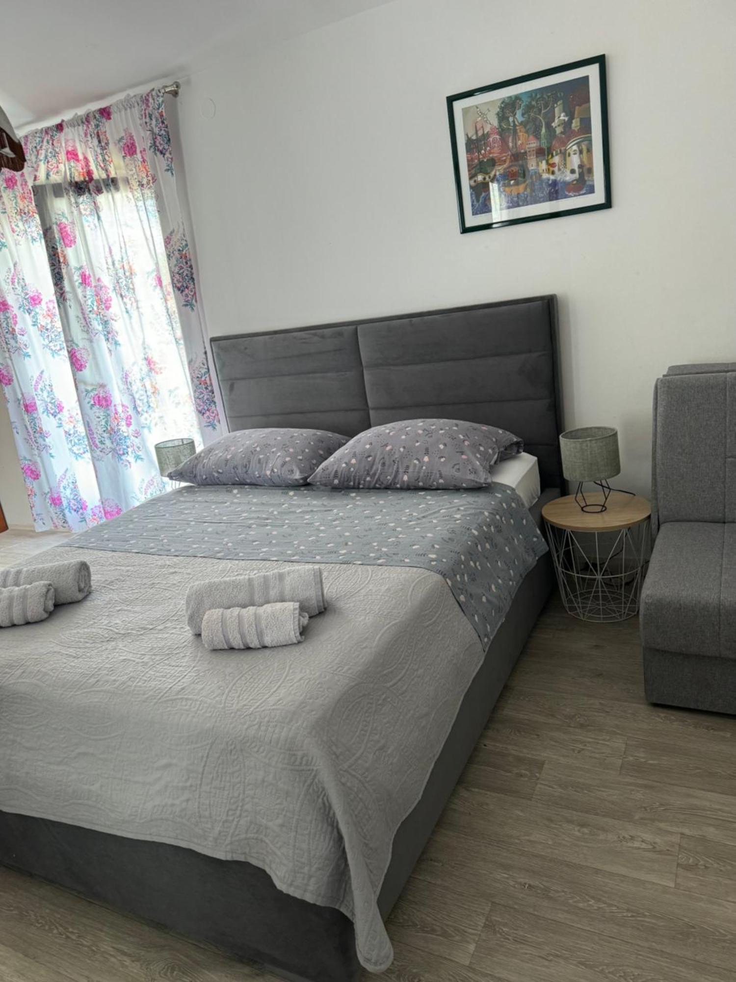Apartments Triton Rogoznica  Ngoại thất bức ảnh